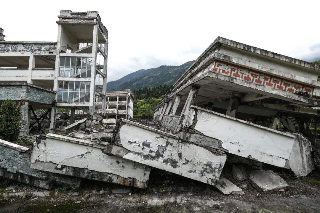 5.5级！云南丽江发生地震，房屋砖瓦被震落，还会有余震吗？