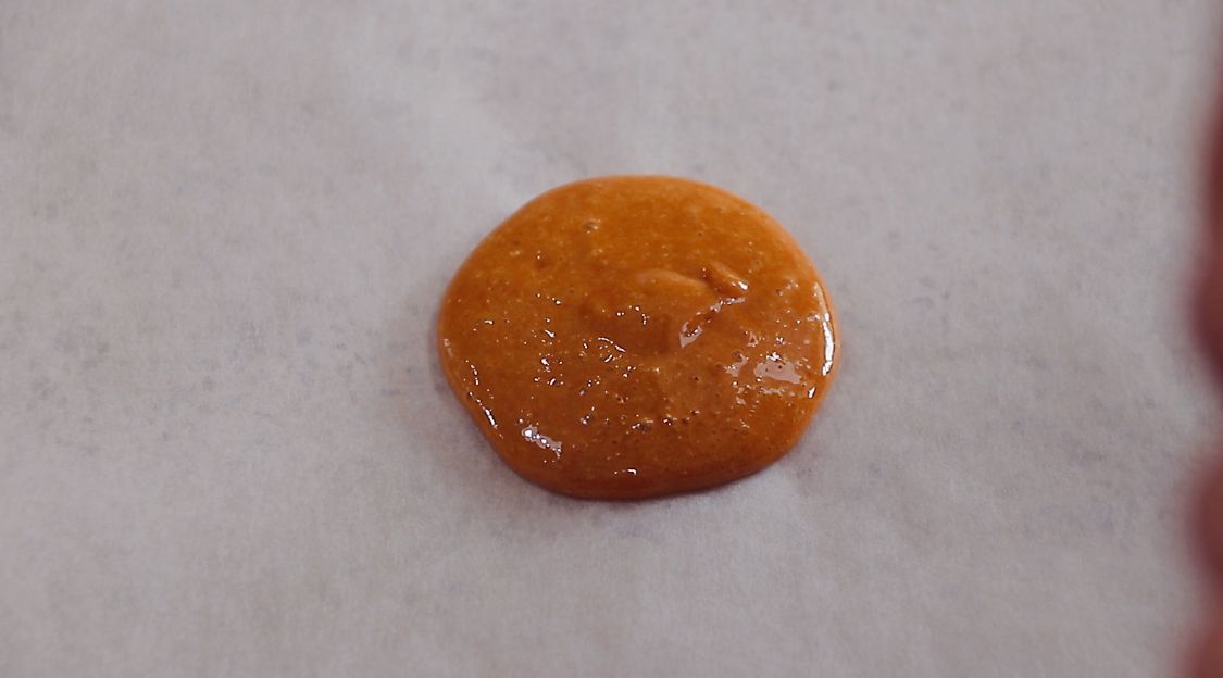 年货别总出去买，这种糖在家也能做，几勺白糖搞定，比买的好吃