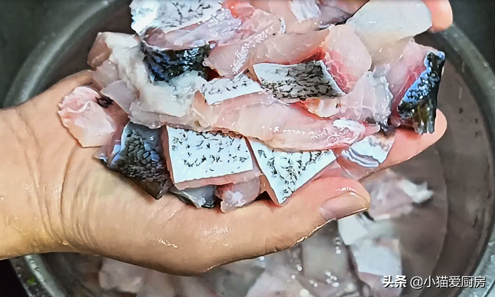 图片[8]-豆腐烧鲢鱼的家常做法 鱼肉鲜嫩入味 比饭店的好吃 特别下饭-起舞食谱网