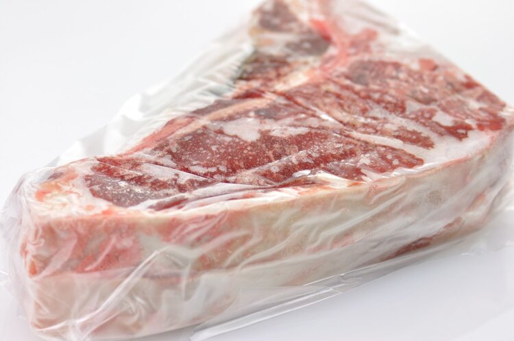 35岁男子吃隔夜红烧肉食物中毒，劝告：这3种食物不建议放冰箱