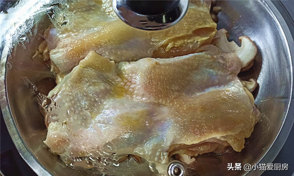 【香菇盐焗蒸鸡】做法步骤图 口感筋道 特别好吃的下饭下酒菜