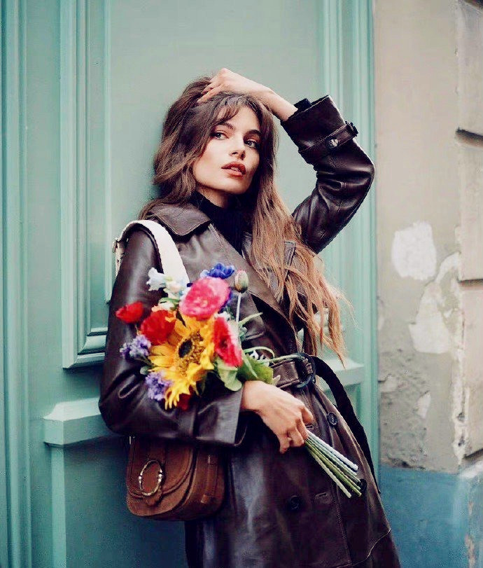 看了法国博主marafontan的穿搭,才明白,慵懒之美是刻在骨子里的最新