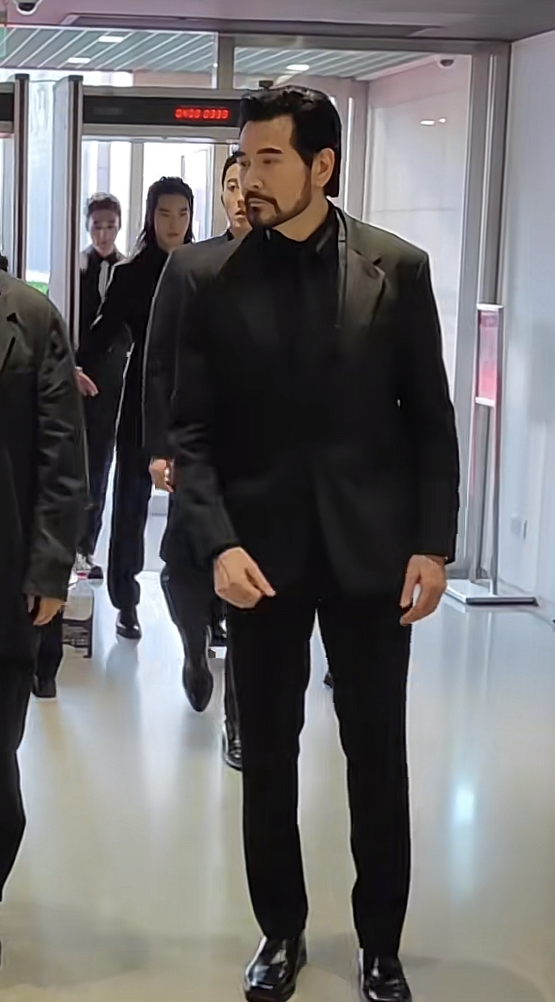 电影节后台:62岁费翔坦言晚年想多回,王宝强唯唯诺诺显自卑最新消息