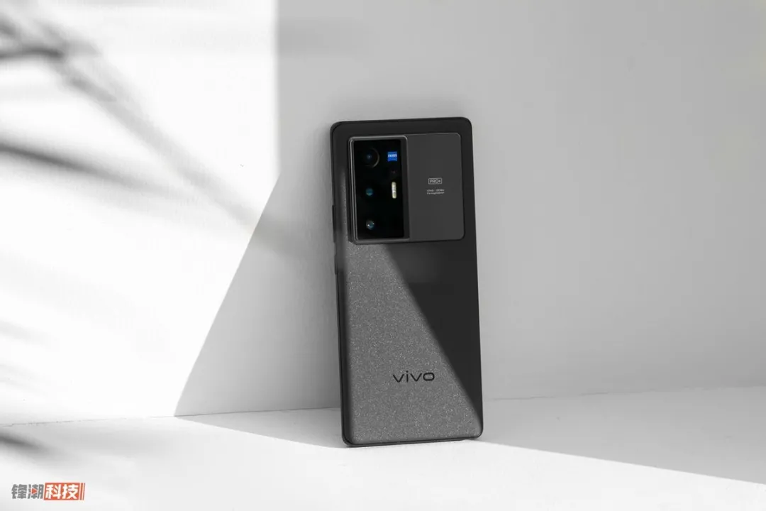 目前各个价位段比较值得入手的一些手机,都给大家整理好了