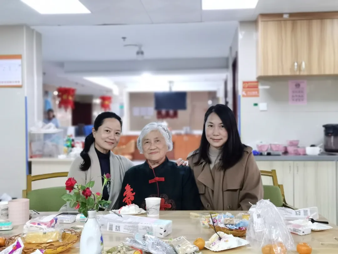 宋奶奶84岁生日会，幸福尽在不言中