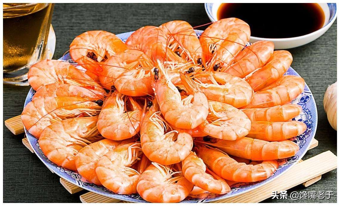 水煮大虾时：有人放姜有人放醋，大厨：全都不对，教你正确做法
