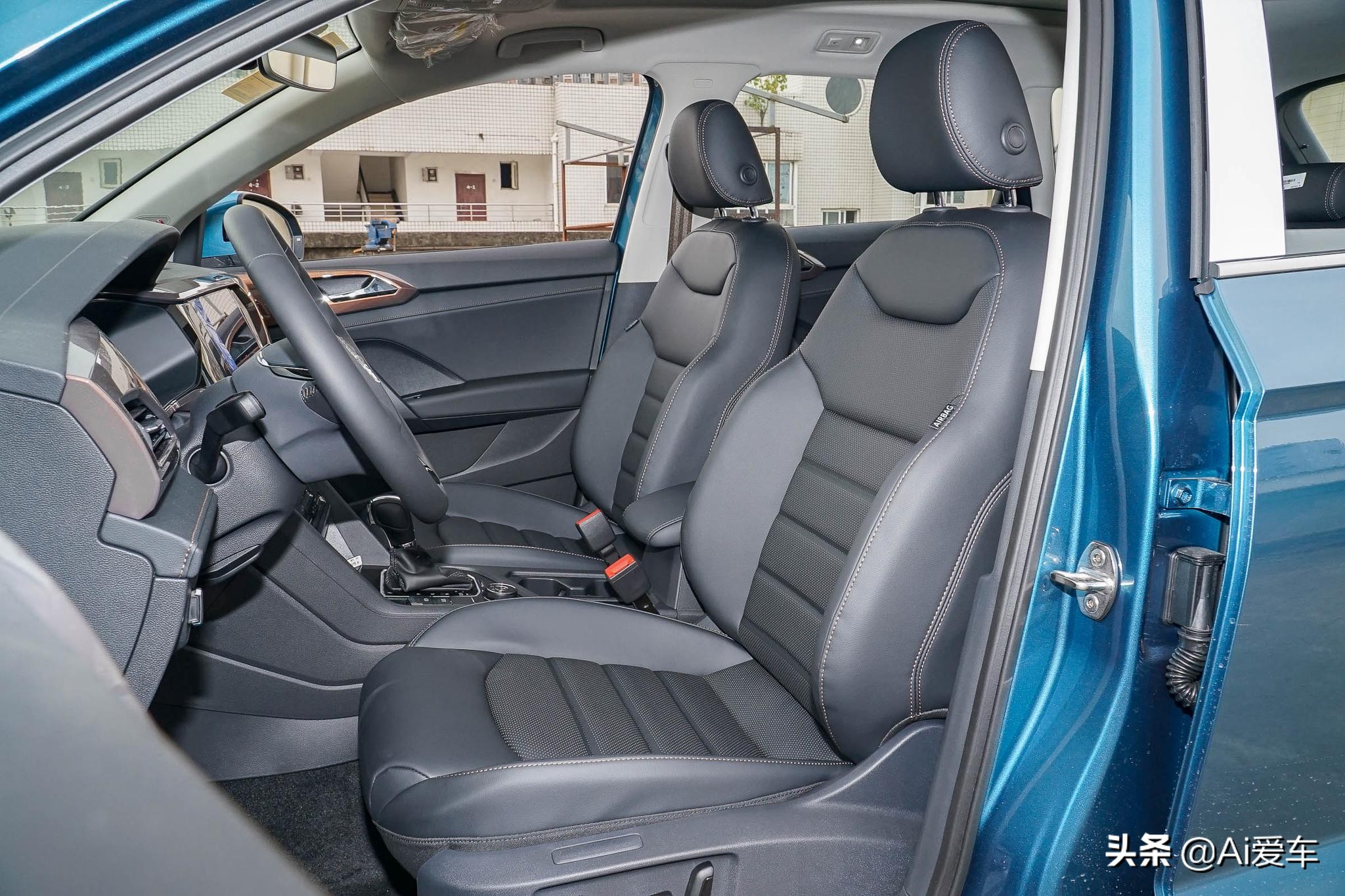 2.0T带四驱油耗7L，大空间德系热销家用SUV，车价便宜，大众途岳