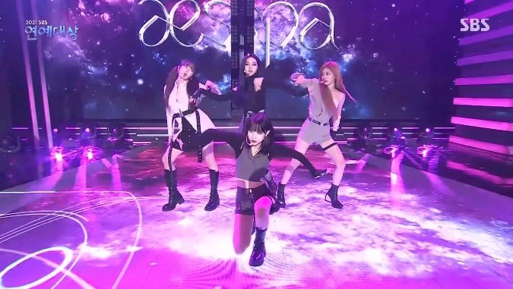 宋智孝金鍾國看aespa舞台上的舉動，被攝像機抓到了