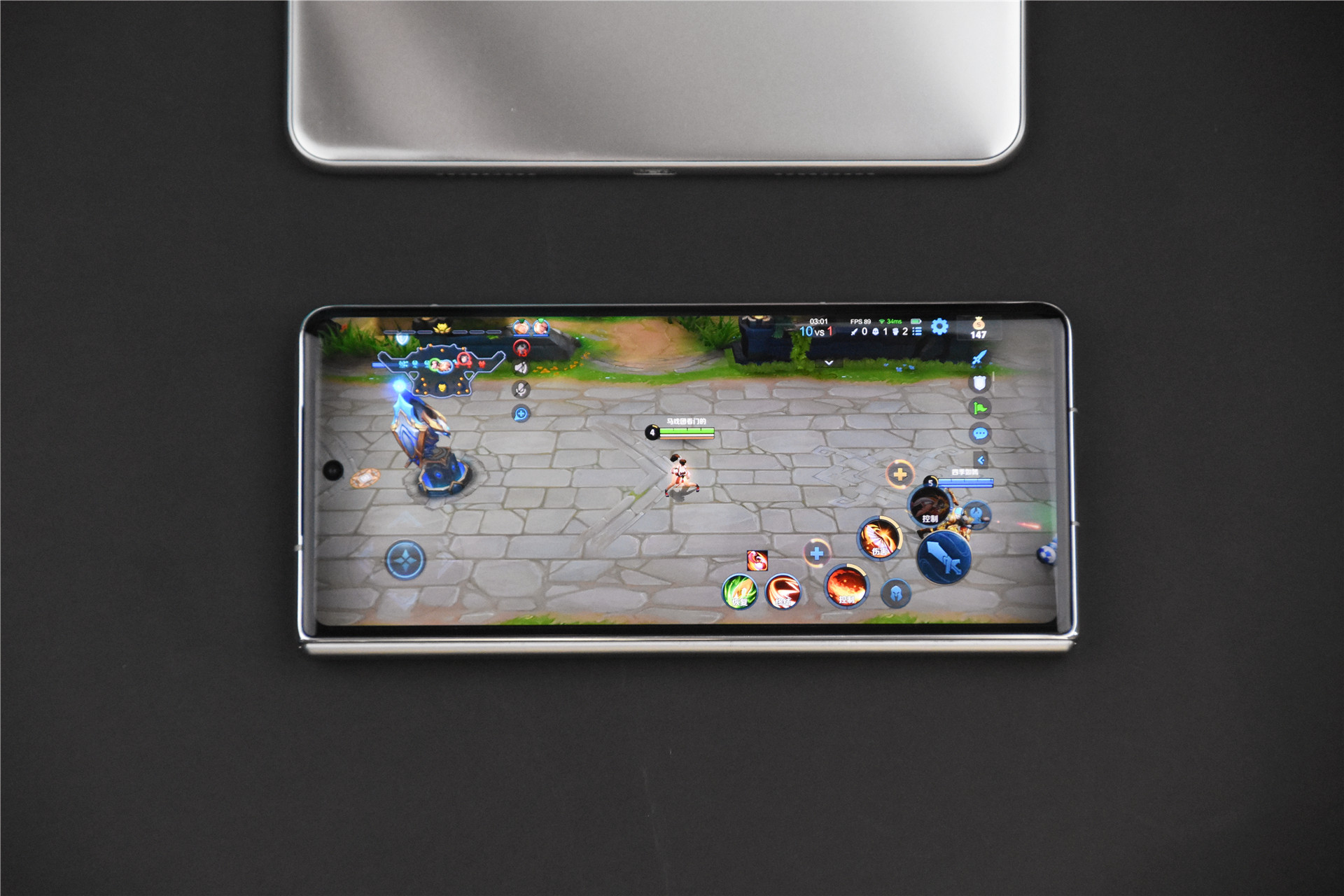 荣耀首款折叠屏Magic V评测：新骁龙8加特，三组镜头影像能力巅峰