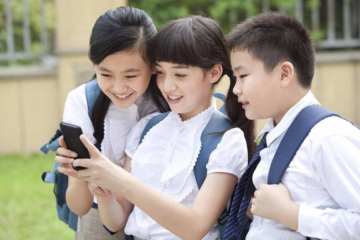 “妈妈，为什么我不能玩手机？”这位母亲的回答堪称人生教科书