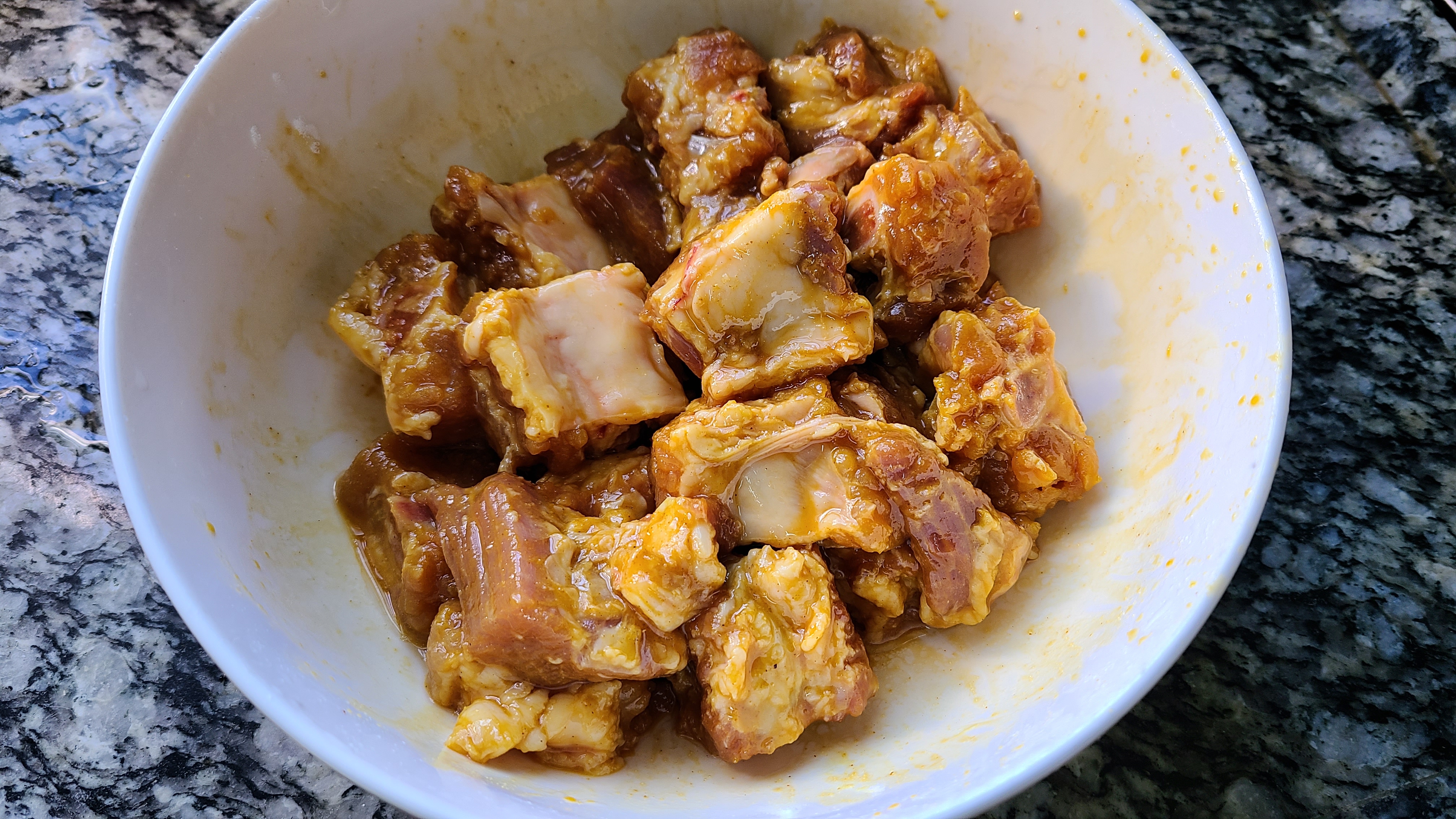 广东老厨师教的排骨做法，香喷喷的一道家常菜，好吃味浓