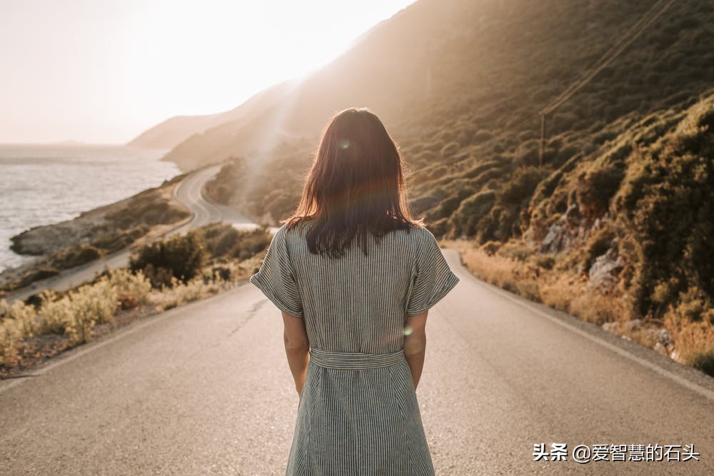 一個人深到骨子裡的教養：是無需提醒的“自覺”