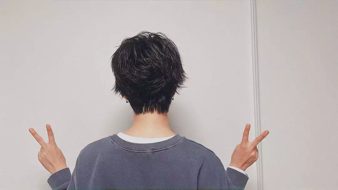 因发型陷入造型争议,宋智孝方面表示:是以本人的意志改变了造型