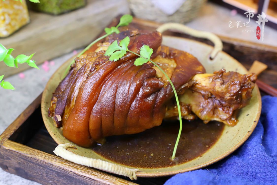 年貨買肘子，你知道“前肘”和“后肘”差別有多大嗎？別買錯了