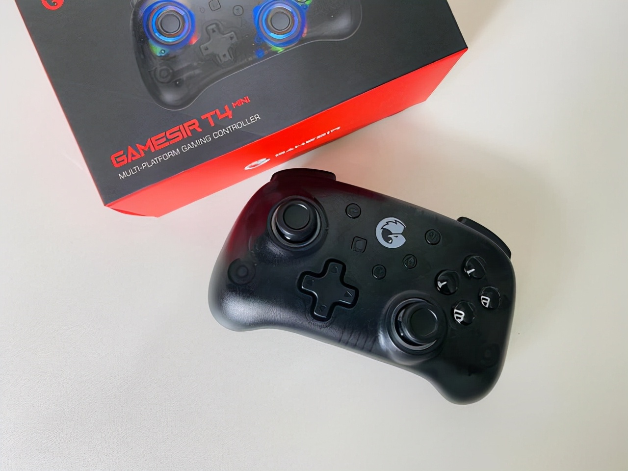 小而美新传承，盖世小鸡T4 Mini体验，操作灵敏+炫酷灯效