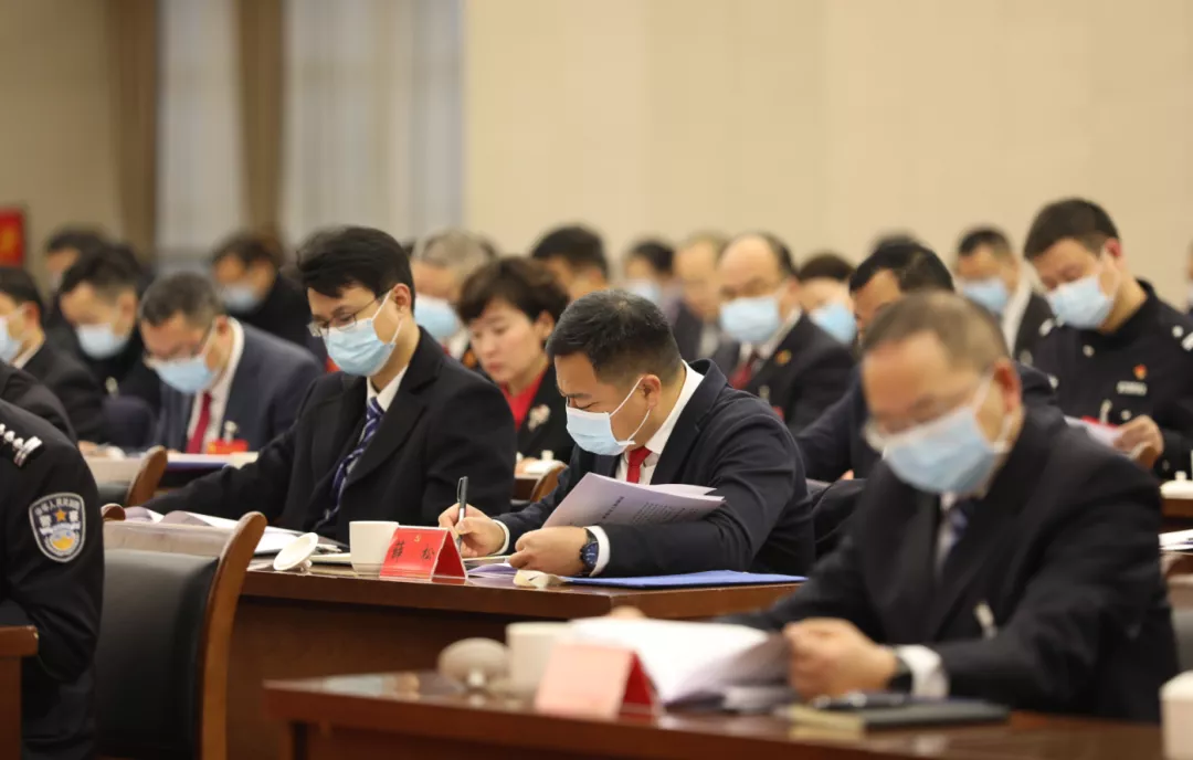 催人奮進方向明,，鉚足干勁信心足,！全區(qū)黨員干部熱議區(qū)委十五屆二次全會、經(jīng)濟工作會議精神
