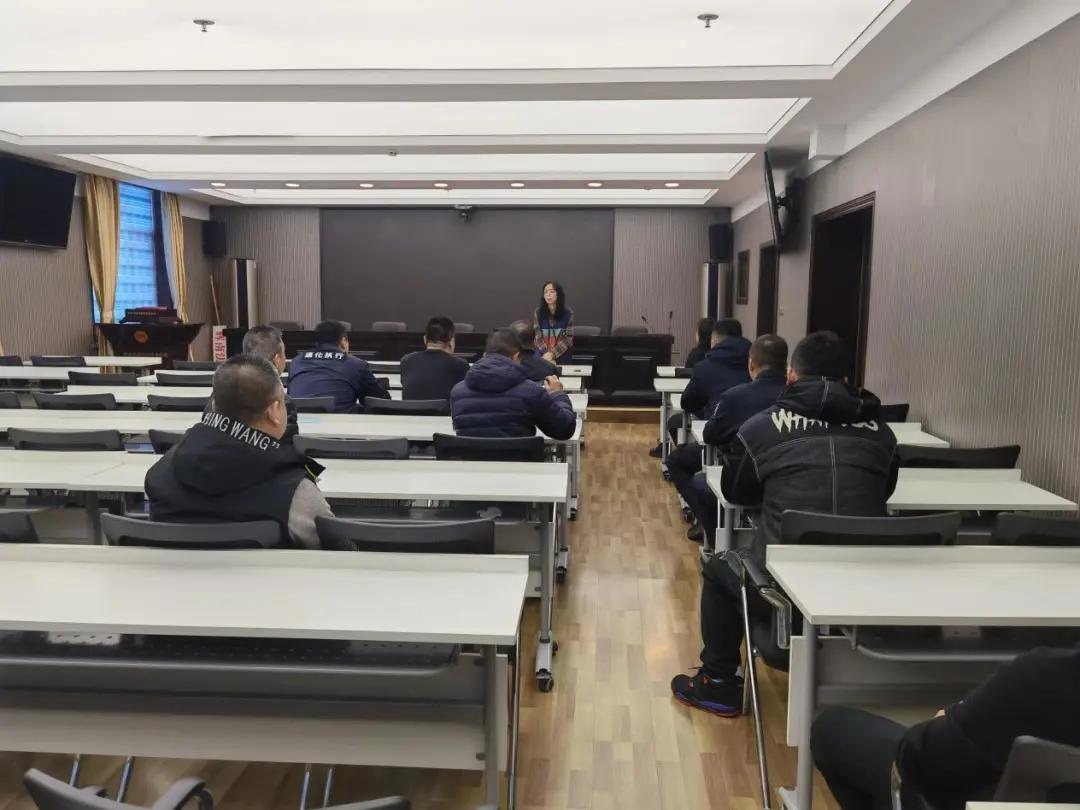 辉南县人民法院召开驾驶员行车安全教育会