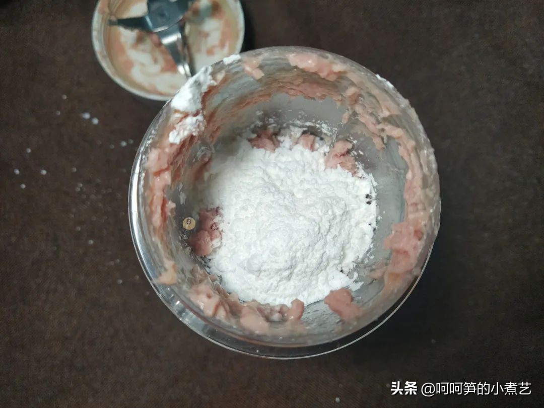 想吃牛肉丸不用买，教你在家自制牛肉丸，健康无添加，好吃又营养