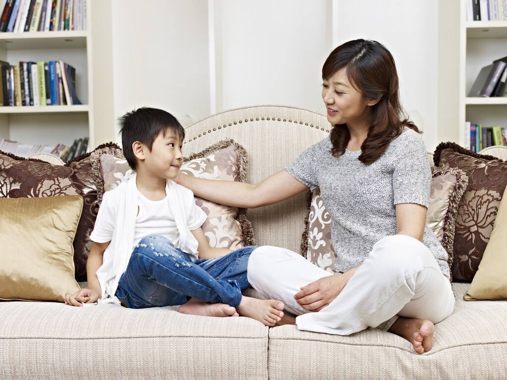 “妈妈，为什么我不能玩手机？”这位母亲的回答堪称人生教科书