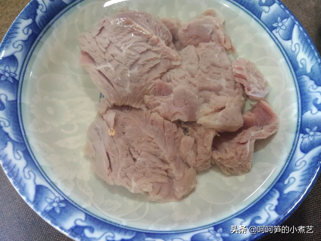 想吃牛肉丸不用买，教你在家自制牛肉丸，健康无添加，好吃又营养