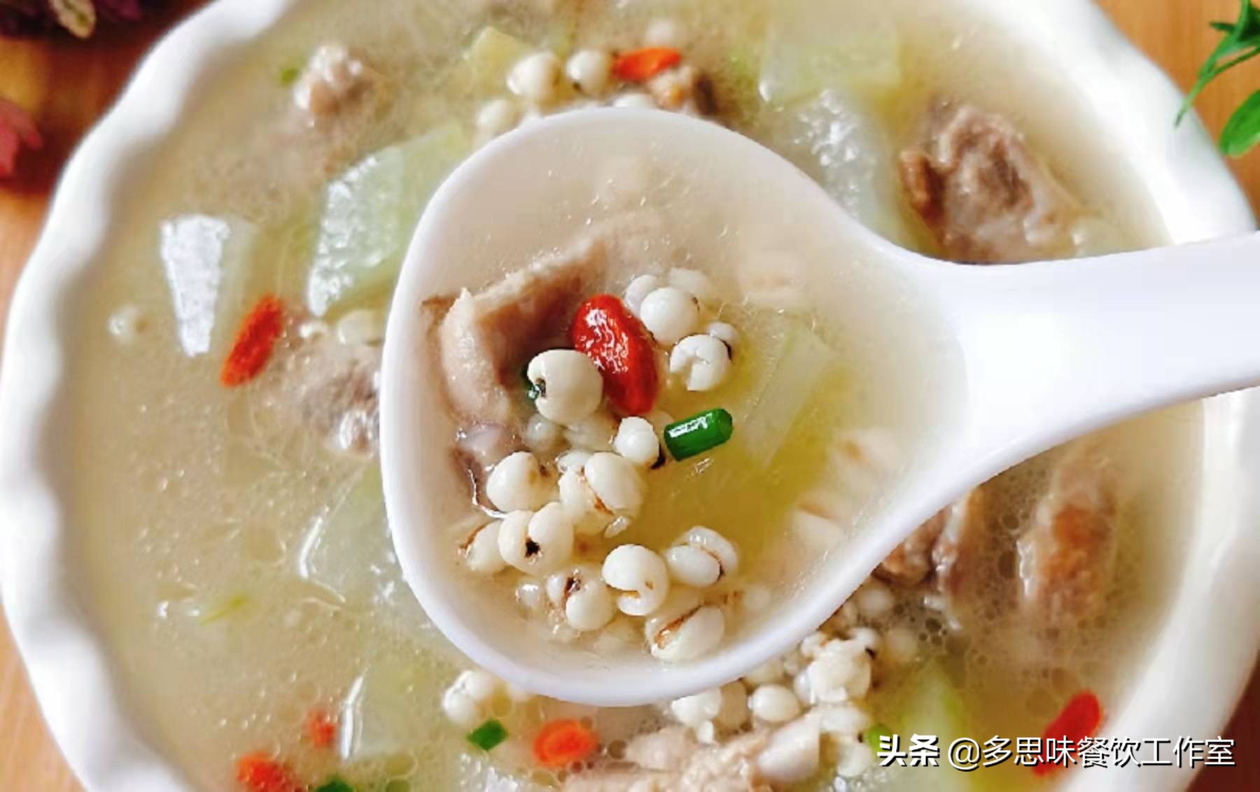 排骨汤怎么做才好喝？教你10种家常排骨汤做法，汤鲜味美营养丰富