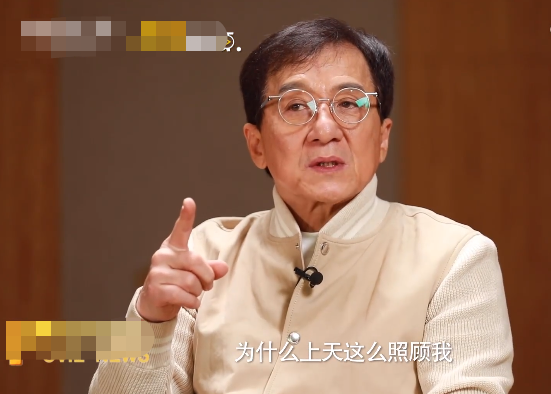 67岁成龙采访中怒斥青年演员！眉头紧蹙表情严肃，直言自己太生气