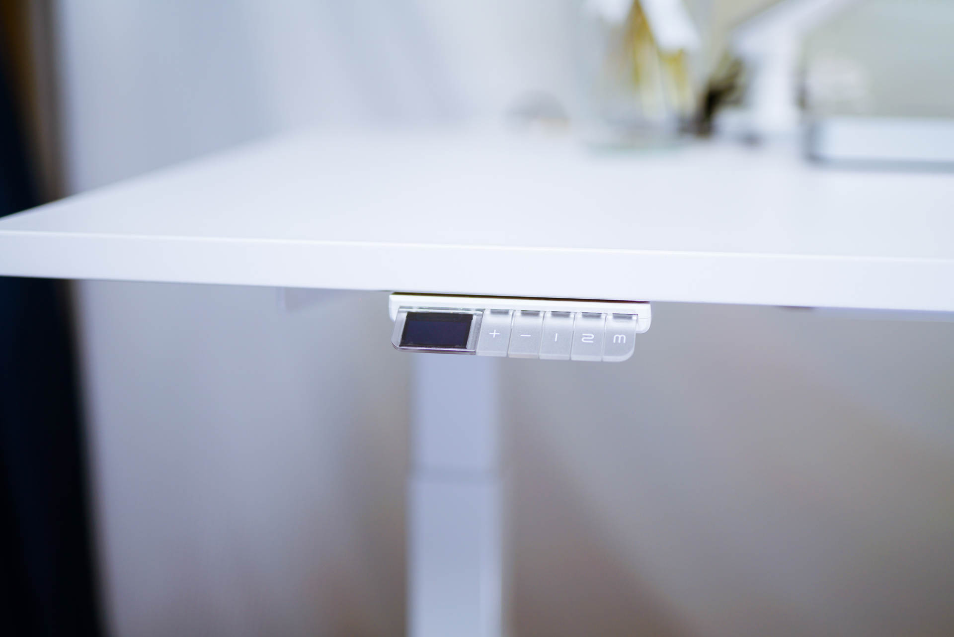 你还没用升降桌么？这款桌子亲测好用