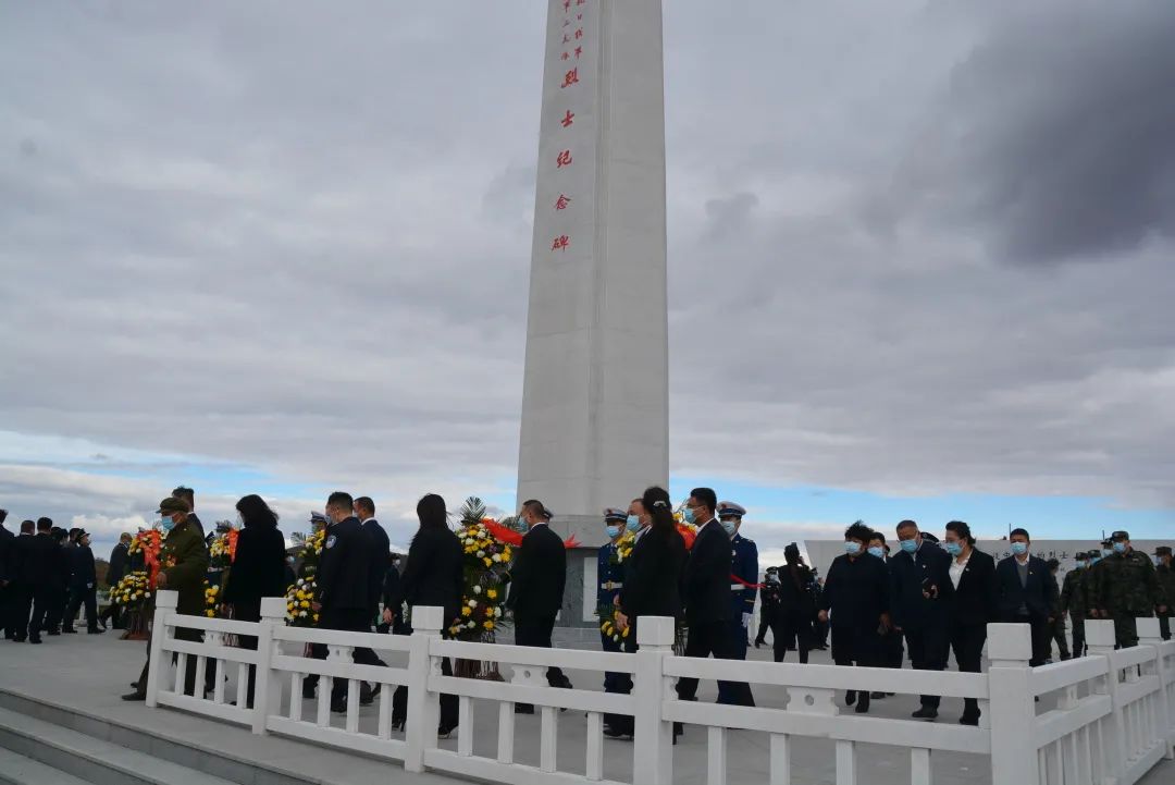 华汉文旅东北抗联三路军三支队烈士纪念碑广场成功验收