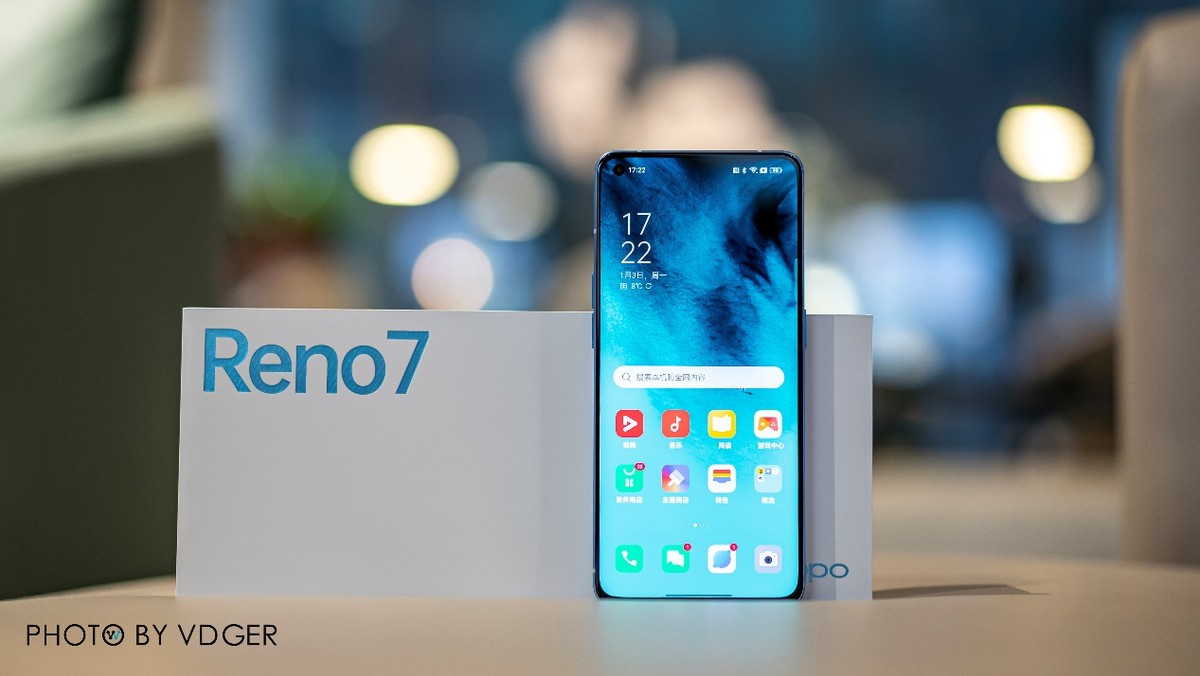 机美、拍人更美，OPPO Reno7 Pro上手体验，爱不释手