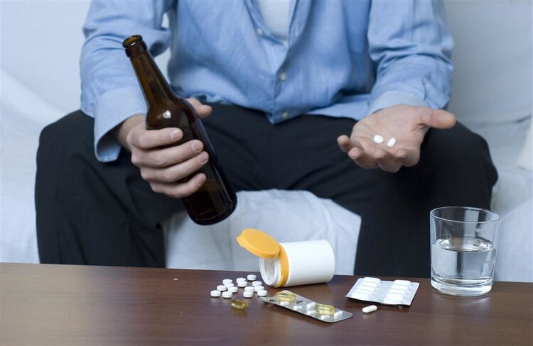 提醒所有爱喝酒的人：头孢配酒，说走就走！两者隔多久才安全？