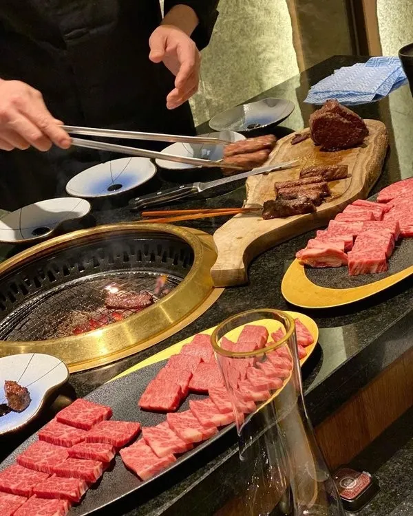 为何Karina看JENNIE的VCR如此惊讶;投票造假团过得“丰衣足食”?