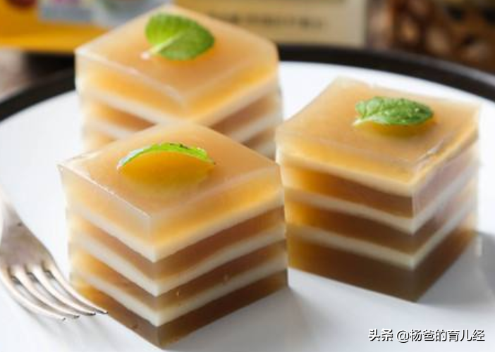 孩子爱吃的椰汁马蹄糕，甜香软嫩，营养又解馋，吃了一次还想吃