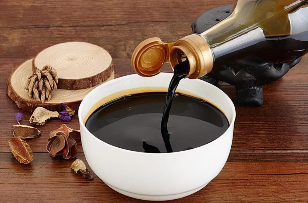 生抽、老抽、酱油、味极鲜到底用哪个？弄明白后，才知道区别很大