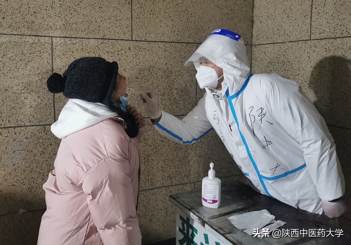 抗击疫情 陕西中医药大学留学生志愿者在行动