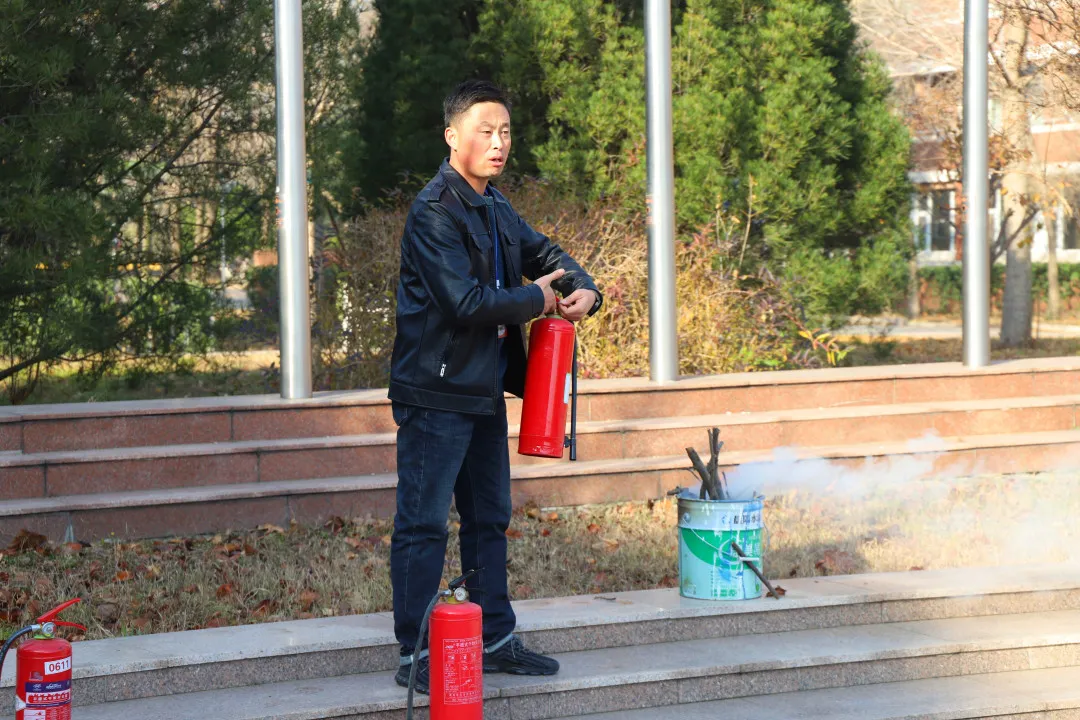 安全演练“零距离”丨潍坊恒德实验学校开展安全应急疏散演练