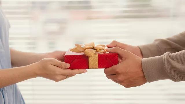 百分之九十的女人都不知道。男人要的三份礼物