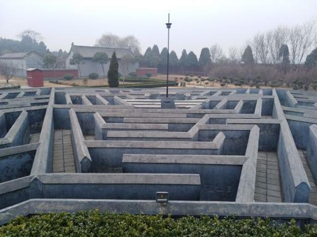 上大文学院之伏羲八卦花坛是如何回事？