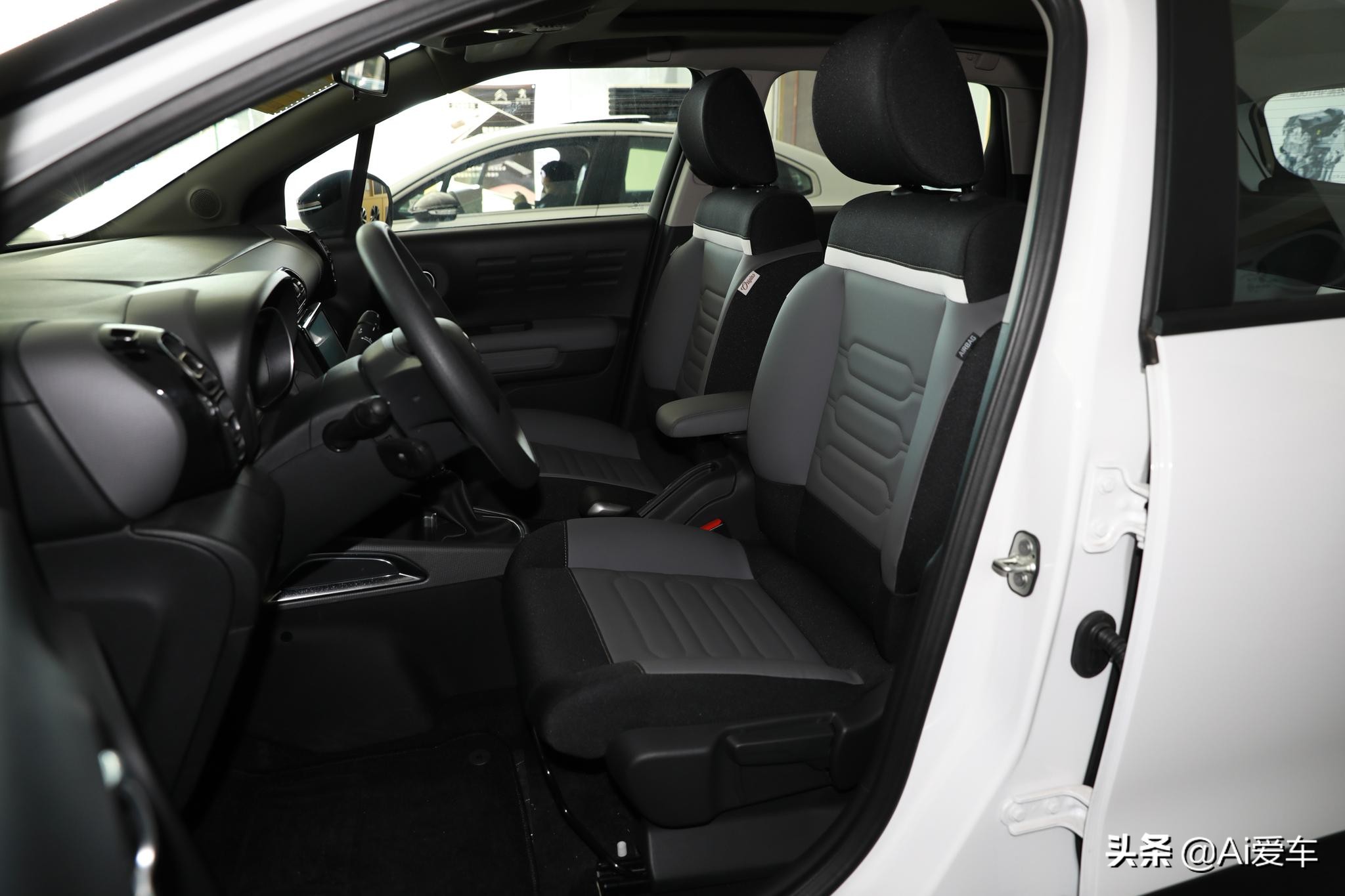 5.3L油耗，低价增压自动挡合资SUV，小尺寸大空间,云逸 C4 AIRCROSS