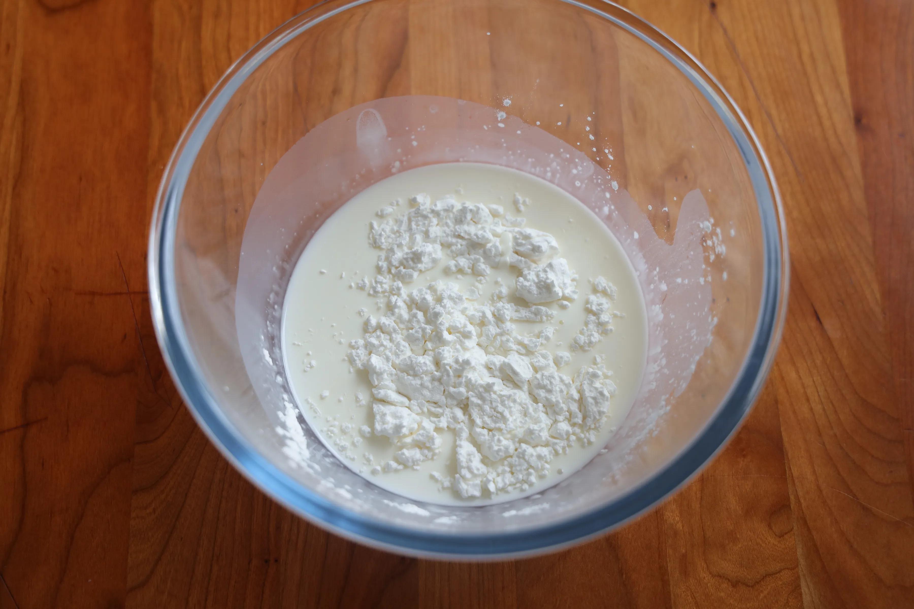 喝不完的牛奶做成小甜品，不用烤箱，简单0难度，小朋友都喜欢吃