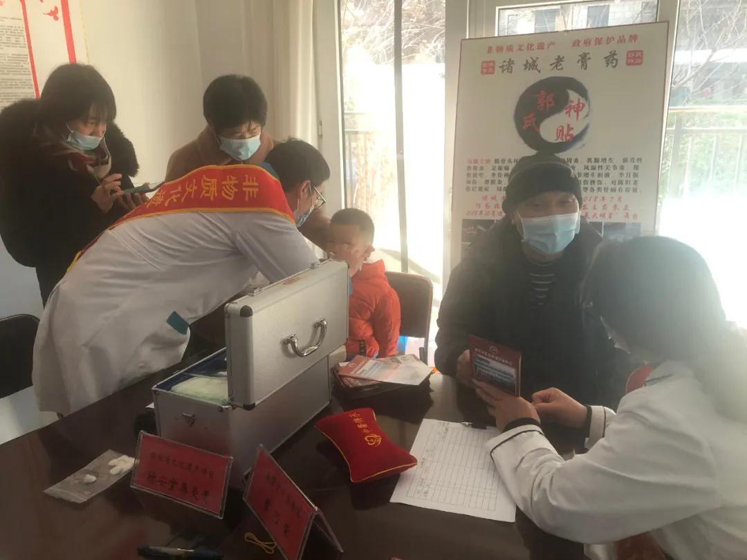 潍坊中医药非遗传承中心专家团中经世纪城社区义诊成功举办