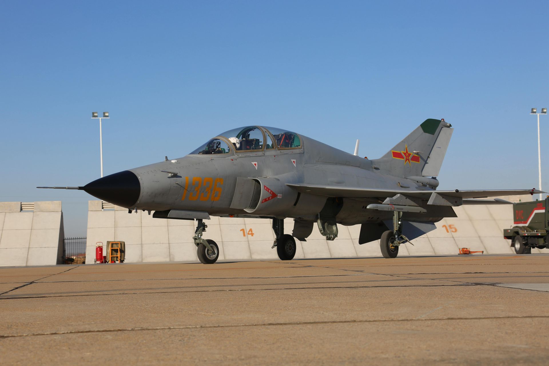 一代名机歼7魔改史从超七到枭龙再到山鹰改的米高扬都不认识