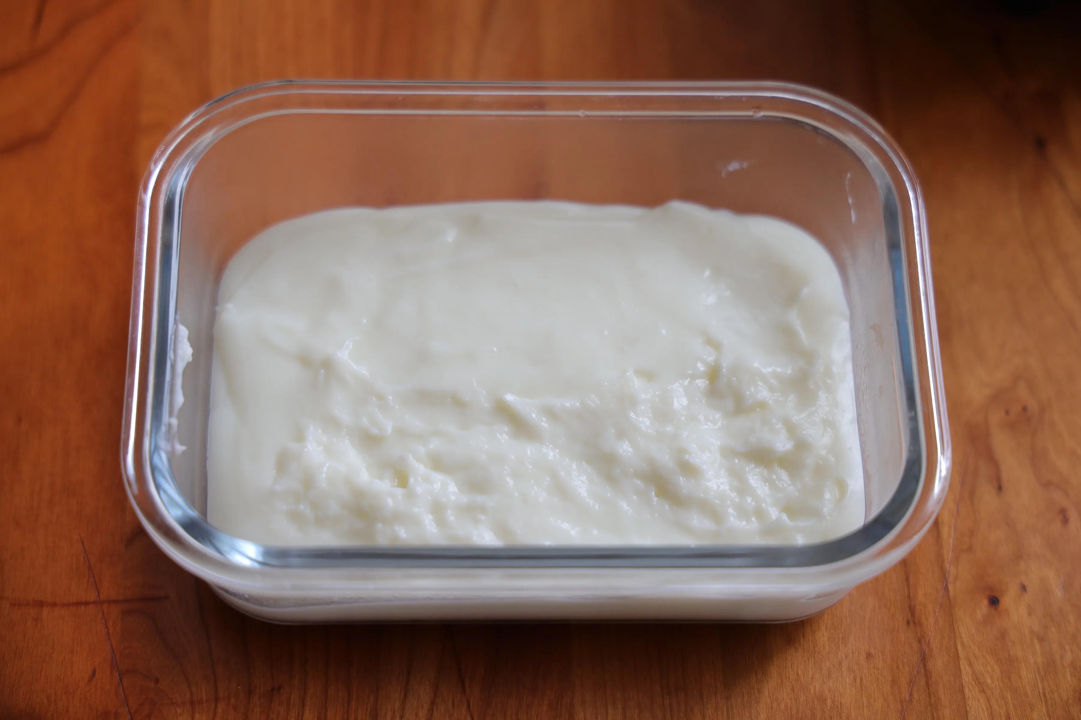 喝不完的牛奶做成小甜品，不用烤箱，简单0难度，小朋友都喜欢吃