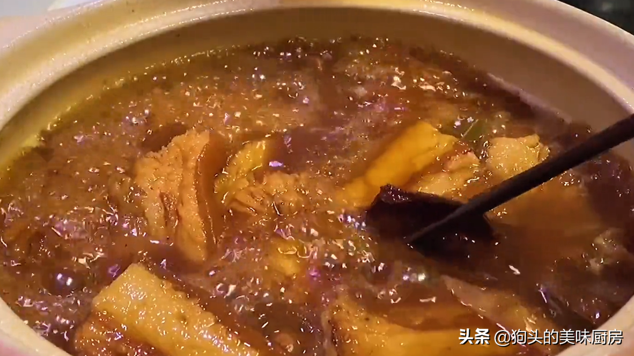 五花肉怎样做才软烂不油腻？大厨教你一个做法，出锅汤汁都不剩