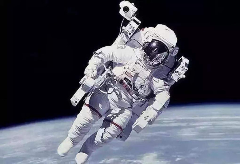 ��̻����ɶ���й���������̫ţ�ˣ��Ѷ��ع⣬���ⲻ����