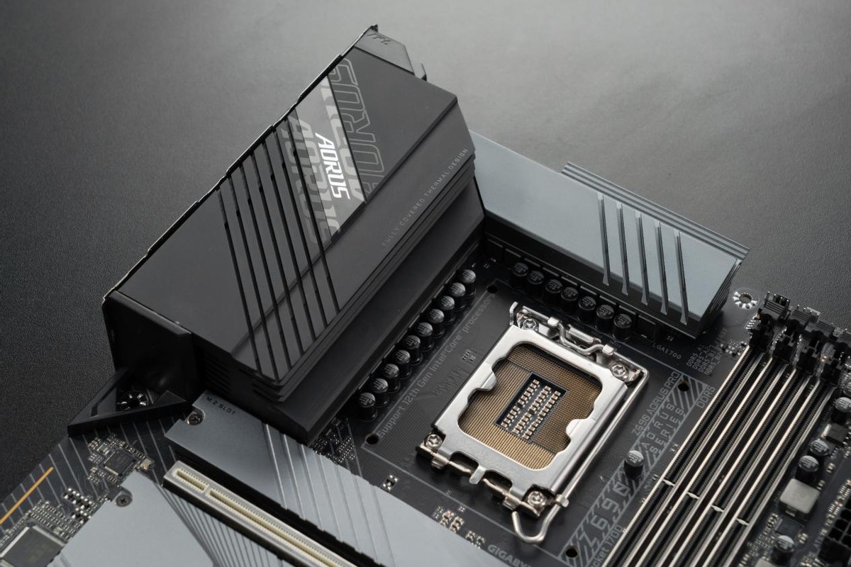 堆料凶猛,战力十足!技嘉z690 aorus pro主板评测