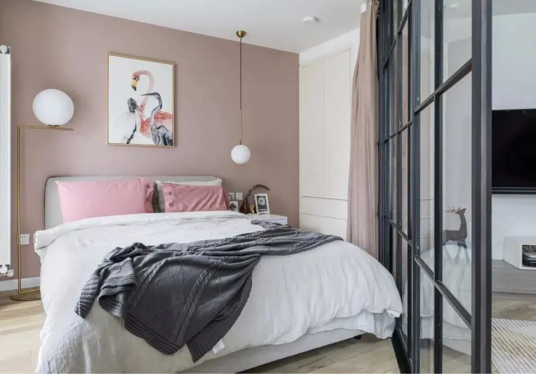 卧室简单一些，住着才够惬意