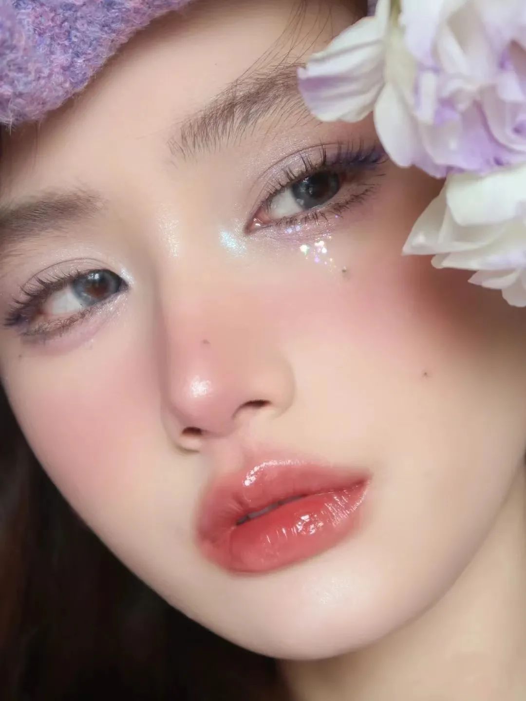 為什么現(xiàn)在很多女生不化妝只涂口紅？
