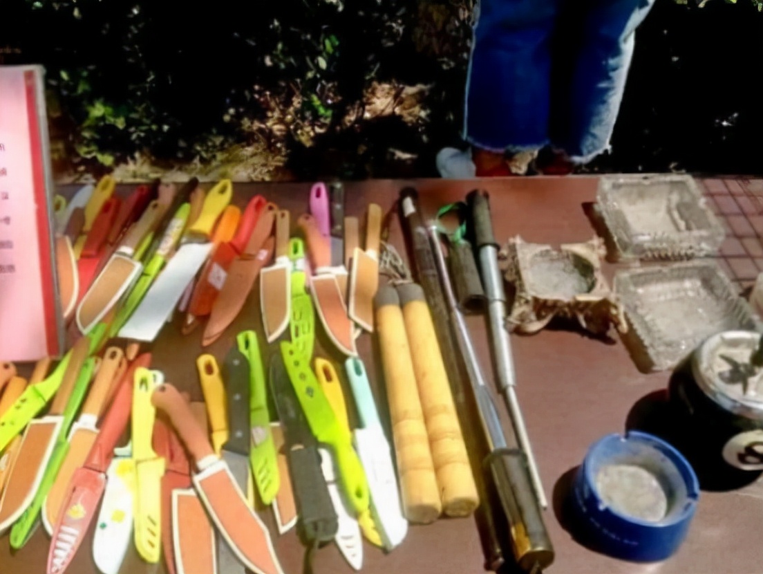 大学男生宿舍“违禁品”走红，种类很全，连“二师兄”也来凑热闹