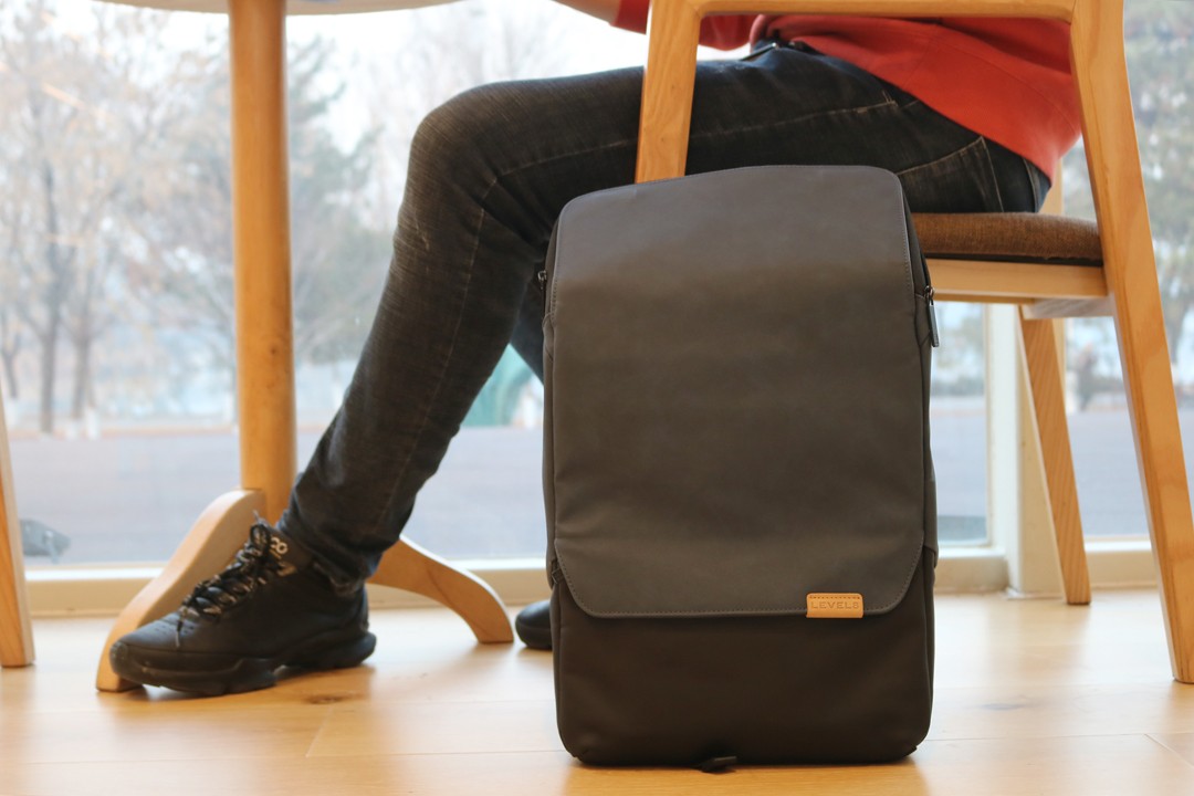 科技男的背包 藏万物 不拘于型——地平线8号零感通勤背包