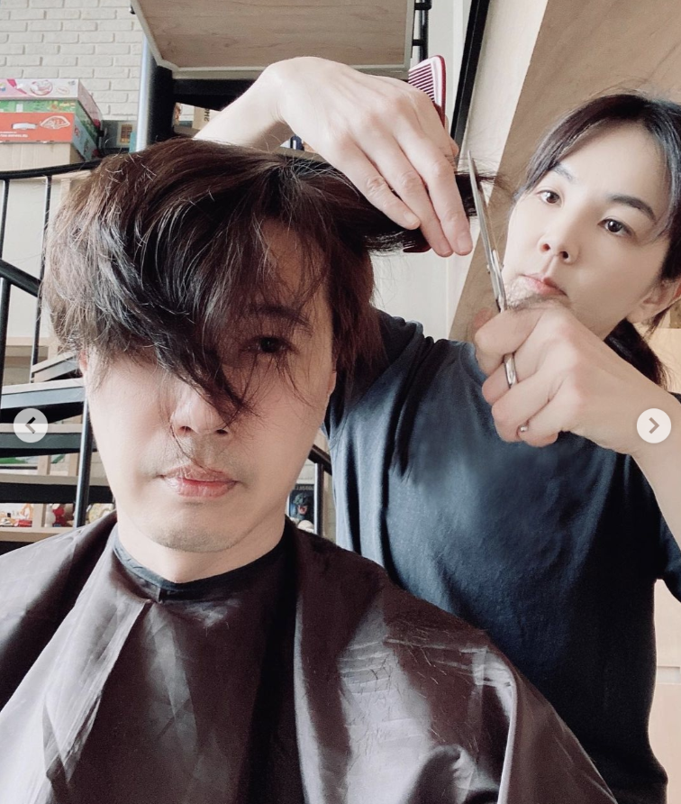 Ella带家人和员工度假，与劲宝DIY披萨，母子欢乐同框画风有爱